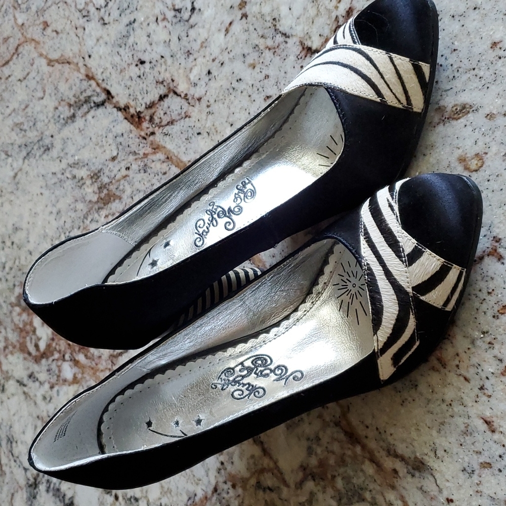 NAUGHTY Monkey Heel